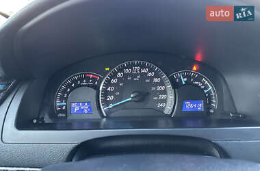 Седан Toyota Camry 2013 в 