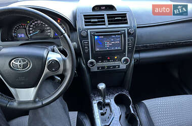 Седан Toyota Camry 2013 в 