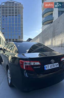 Седан Toyota Camry 2013 в 