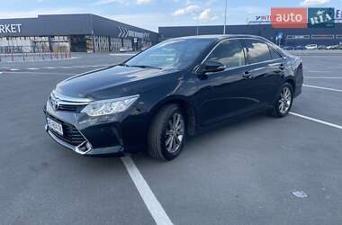 Седан Toyota Camry 2017 в Дніпрі