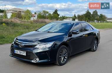 Седан Toyota Camry 2017 в Прилуках
