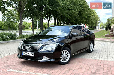 Седан Toyota Camry 2014 в Харькове