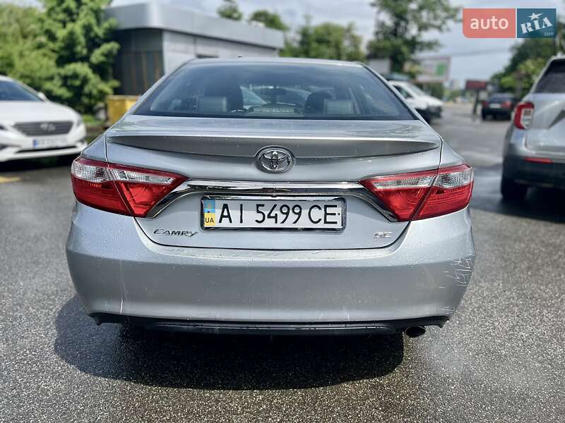 Седан Toyota Camry 2016 в Киеве
