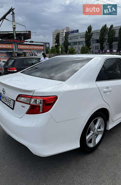 Седан Toyota Camry 2012 в 