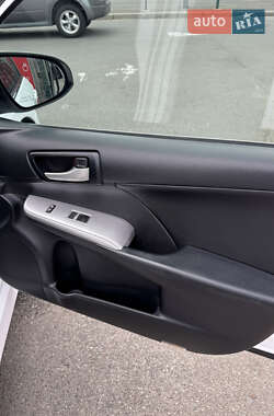 Седан Toyota Camry 2012 в 