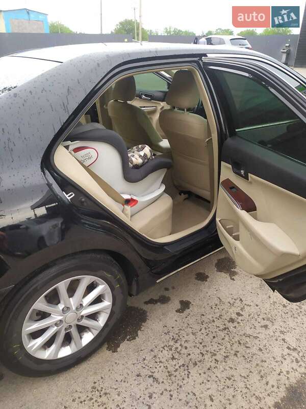 Седан Toyota Camry 2012 в Киеве