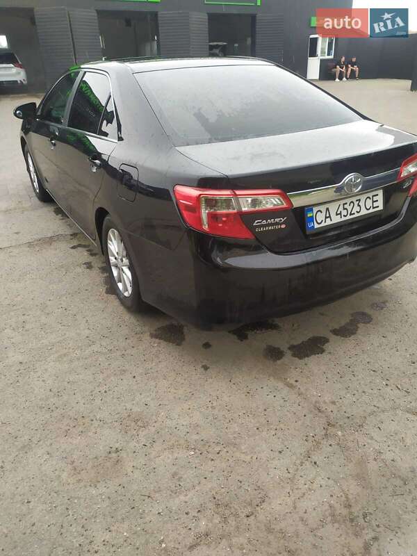 Седан Toyota Camry 2012 в Киеве