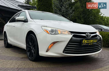 Седан Toyota Camry 2016 в Львове