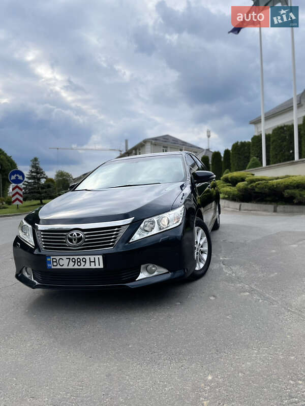 Седан Toyota Camry 2013 в 