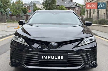 Седан Toyota Camry 2024 в 
