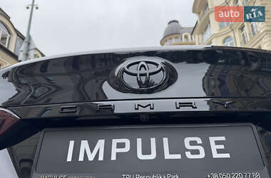 Седан Toyota Camry 2024 в 