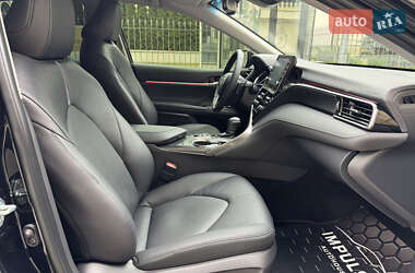 Седан Toyota Camry 2024 в 
