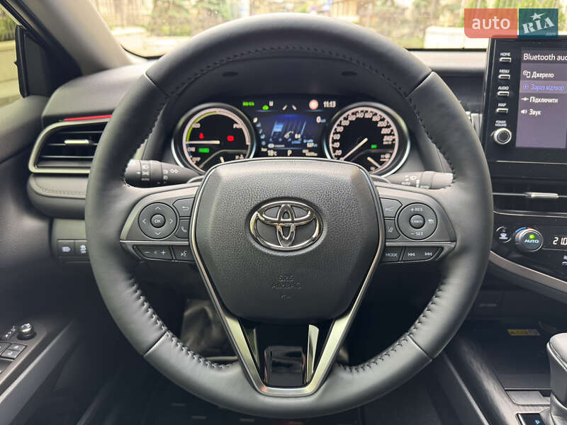 Седан Toyota Camry 2024 в Киеве