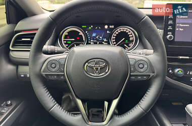 Седан Toyota Camry 2024 в 