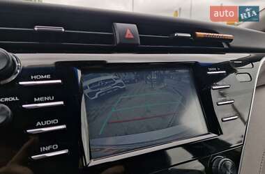 Седан Toyota Camry 2018 в 