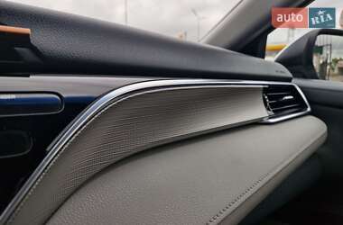 Седан Toyota Camry 2018 в 