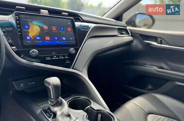 Седан Toyota Camry 2017 в 
