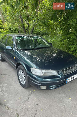 Седан Toyota Camry 1998 в Киеве