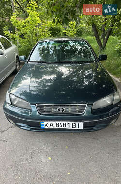 Седан Toyota Camry 1998 в 
