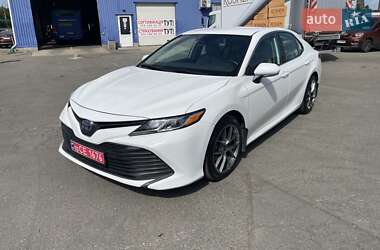 Седан Toyota Camry 2019 в 