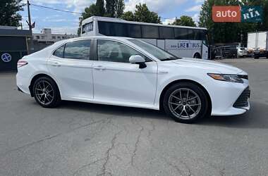 Седан Toyota Camry 2019 в 