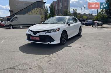 Седан Toyota Camry 2019 в 