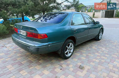 Седан Toyota Camry 2000 в 