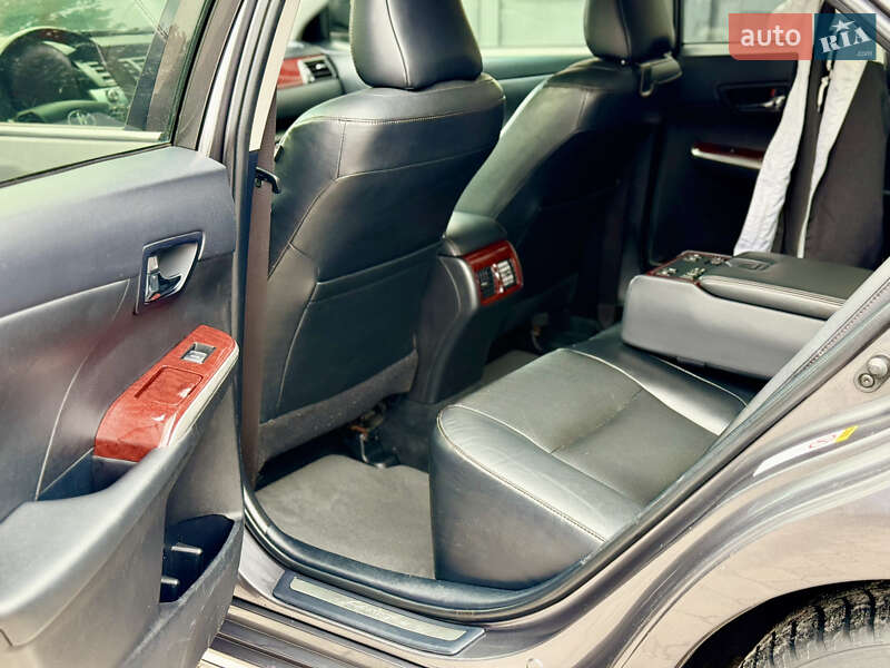 Седан Toyota Camry 2012 в Львові