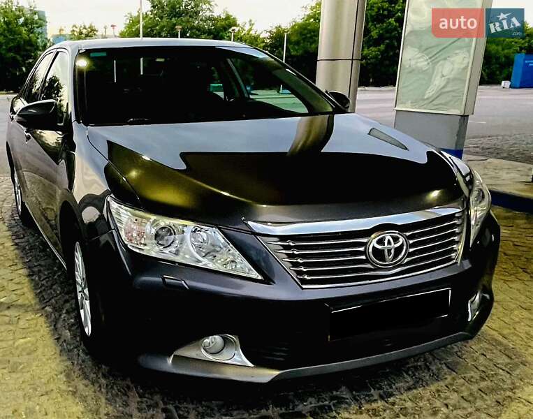 Седан Toyota Camry 2013 в Днепре