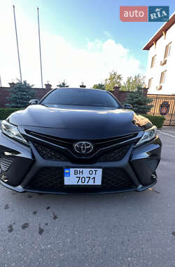 Седан Toyota Camry 2018 в Одессе