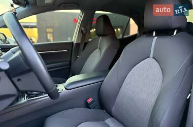 Седан Toyota Camry 2022 в 