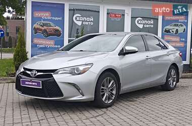 Седан Toyota Camry 2017 в Львове
