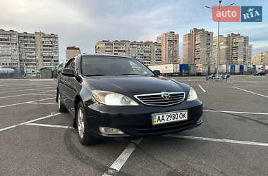 Седан Toyota Camry 2004 в Києві