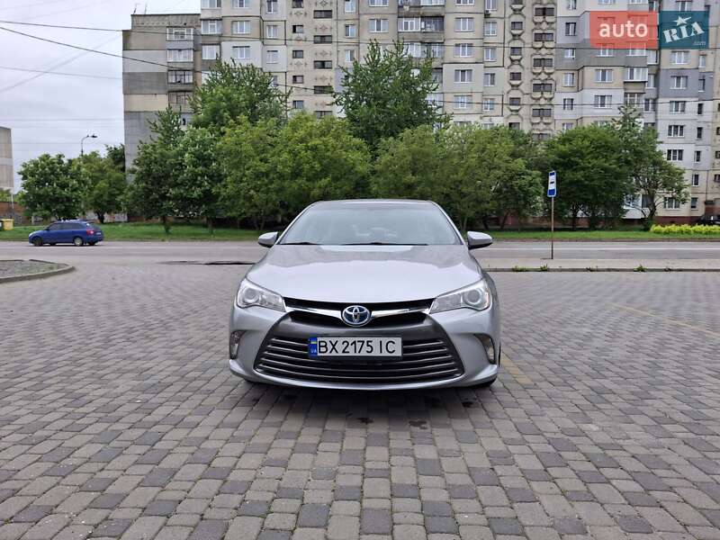 Седан Toyota Camry 2015 в Хмельницькому