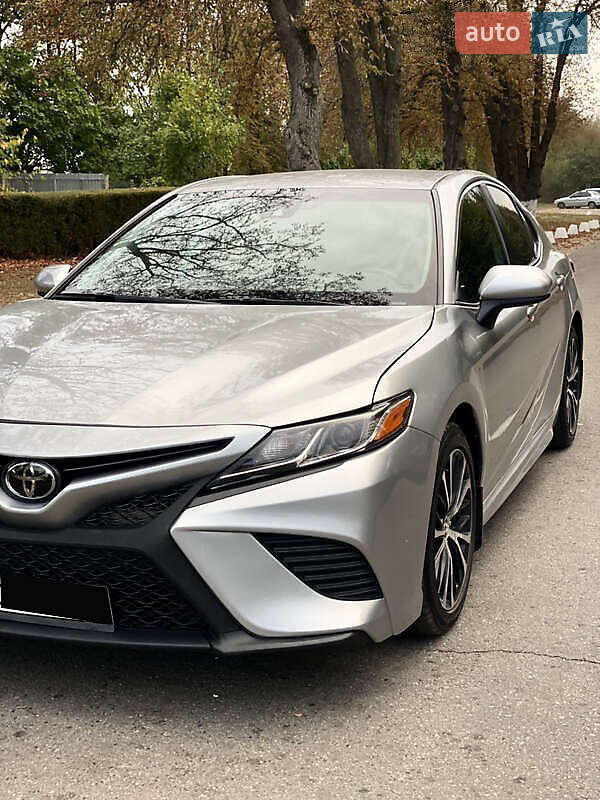 Toyota Camry 2019