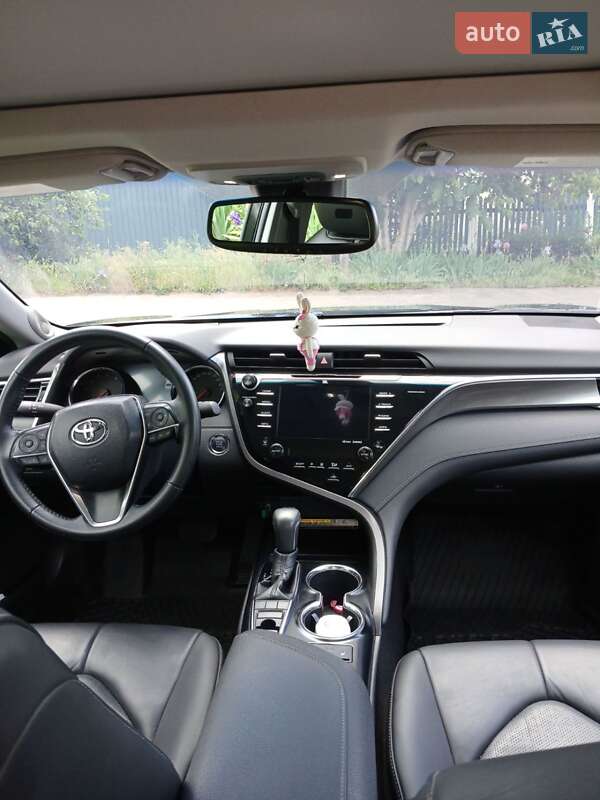 Седан Toyota Camry 2018 в Великій Михайлівці