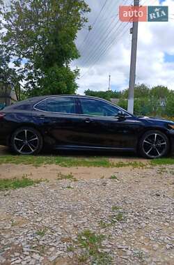 Седан Toyota Camry 2018 в 