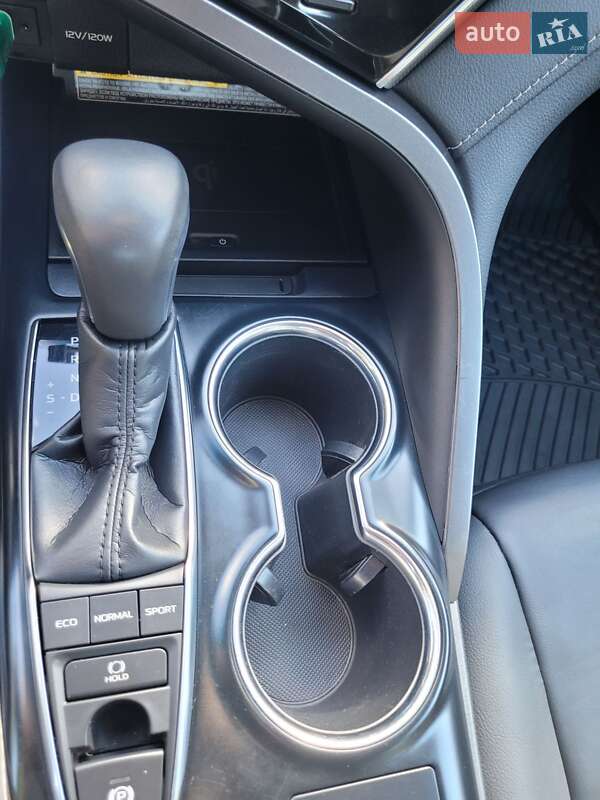 Седан Toyota Camry 2018 в Великій Михайлівці