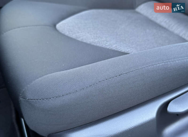 Седан Toyota Camry 2021 в Рівному