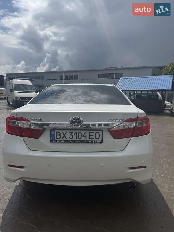 Седан Toyota Camry 2012 в Хмельницькому