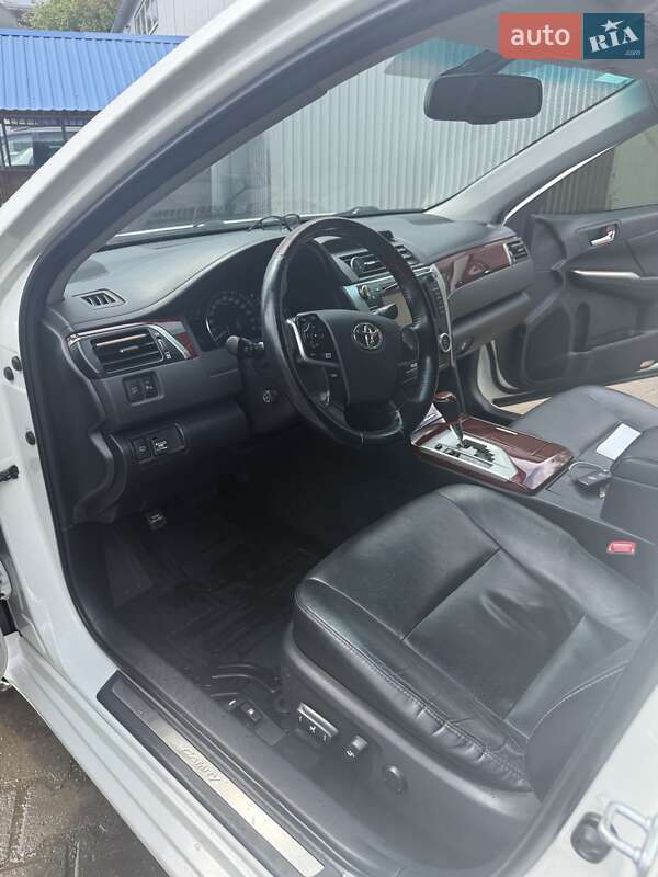 Седан Toyota Camry 2012 в Хмельницькому