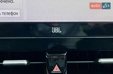 Седан Toyota Camry 2023 в 