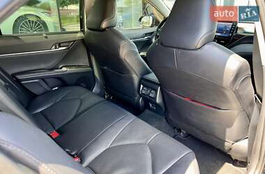 Седан Toyota Camry 2023 в 