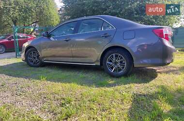 Седан Toyota Camry 2013 в 