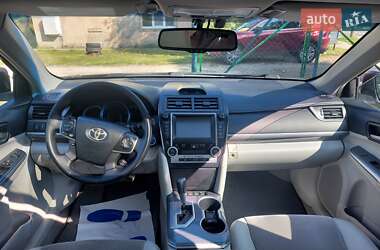 Седан Toyota Camry 2013 в 