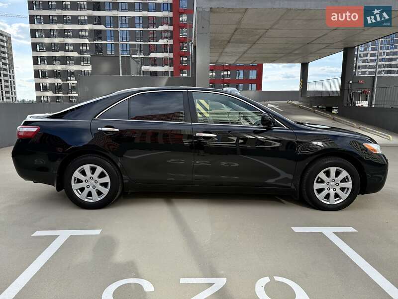 Седан Toyota Camry 2009 в Киеве