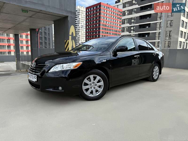 Седан Toyota Camry 2009 в Киеве