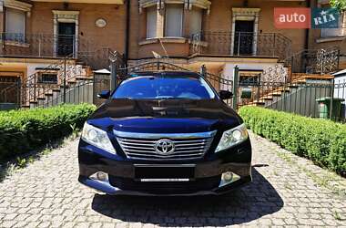 Седан Toyota Camry 2012 в Киеве