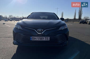 Седан Toyota Camry 2020 в Одессе