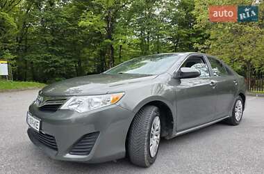 Седан Toyota Camry 2012 в 